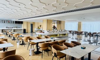 Vienna Hotel ( Ganzhou High-speed Railway West Station Jinling Road Store)