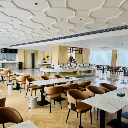 Vienna Hotel ( Ganzhou High-speed Railway West Station Jinling Road Store)