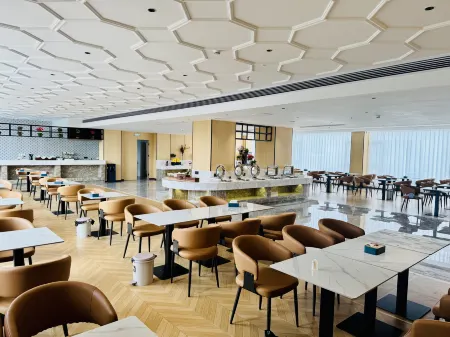 Vienna Hotel ( Ganzhou High-speed Railway West Station Jinling Road Store) Отели рядом с достопримечательностью «Jiangxi University of Science and Technology Applied Science College»