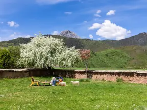 Shangri-La Qingyu·Jianshan Guipu Manor (Napahai Scenic Area Branch)