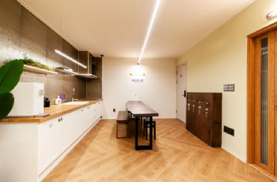 Mihojae Dong Incheon Station Отели рядом с достопримечательностью «Songwol-dong Fairy Tale Village»