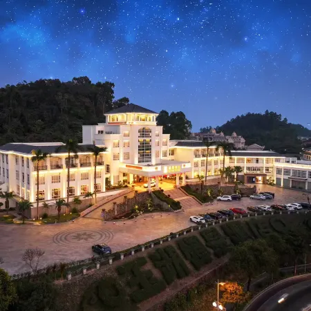 Royal Hotel