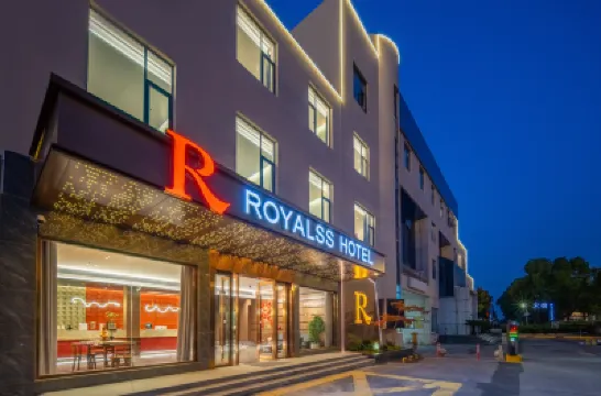 R ROYALSS HOTEL 美豪（上海安亭地鐵站店） 鄰近安亭西站的酒店