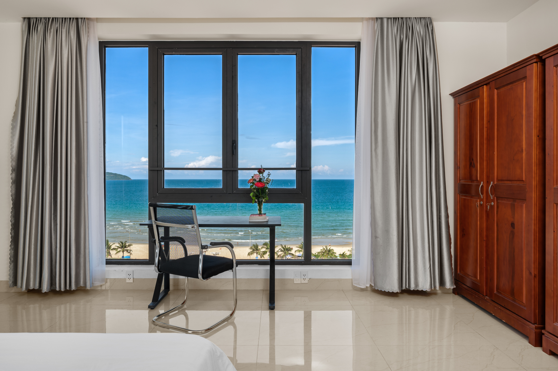 Cocorico Da Nang Beach Hotel