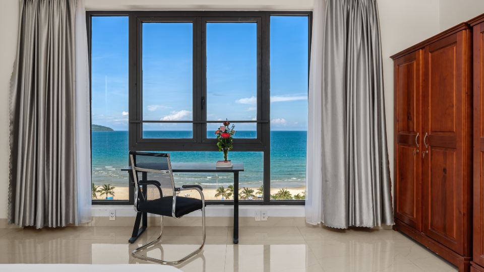 Cocorico Da Nang Beach Hotel