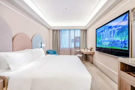 Mercure ChongQing JieFangBei HongYa Cave