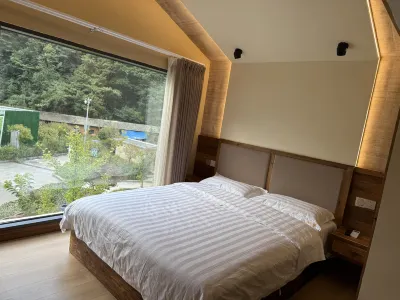 Nanjiang Jinqiu Shiyue Accommodation Các khách sạn gần Micang Mountain National Forest Park