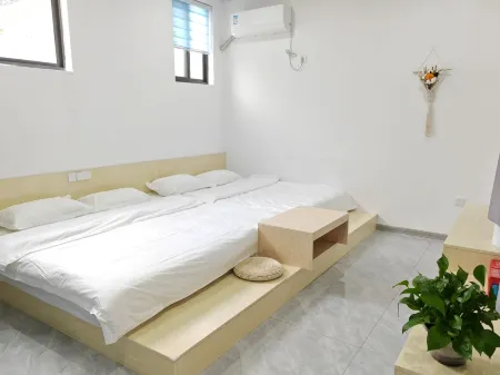 Weishan Lake Qinghe Homestay Отели в г. Вейшань