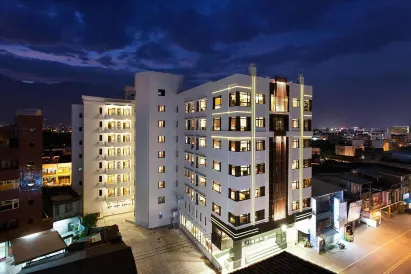 CHECK inn SELECT Hualien LinSen