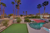 Strip-Side Villa, 6 Beds, Pool, Mini Golf, Karaoke - Private Pools