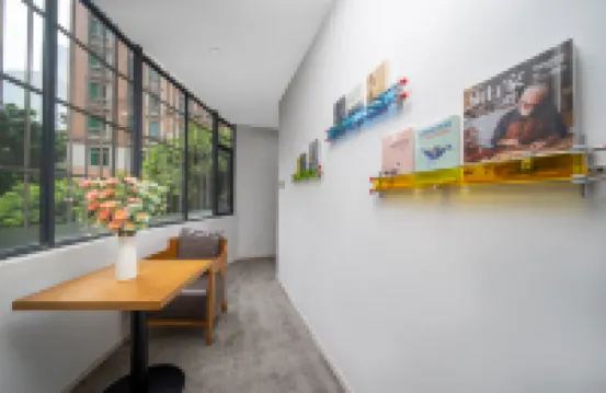 荔枝紅了·雅緻單間青年泊旅（廣州體育西路地鐵站正佳廣場店）