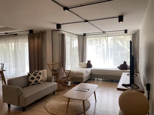 Mini-Me HUBS, Charm Suites & Pool in Old City - Guest houses