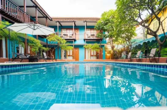 ニューチャンパブティックホテル チャオ・アヌウォン公園周辺のホテル