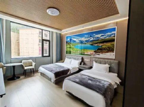 Baishuiyuan Scenic Hotel (Baishuitai) Hotels near White Water Terraces