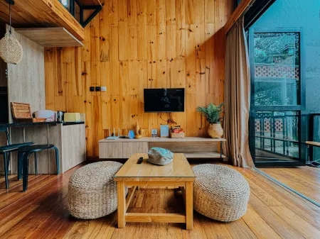 Selayang Oribu - Cabin on the Mountain