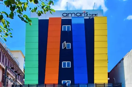 Amaris Hotel Panakkukang Отели рядом с достопримечательностью «Harian Kompas»