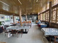 Longjiang Hot Spring Inn