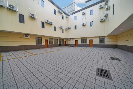 Linfen Xinhai Yuexin Hotel (Shenglong International Pingyang Plaza) Отели рядом с достопримечательностью «Xi'an International Studies University Shanxi Branch»