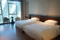 Pearl RIverson Garden Hotel