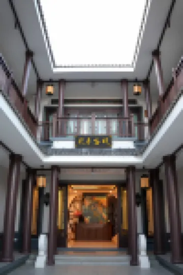 Longlai Kezhan Hotels in Mae Hong Son