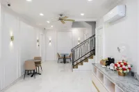 Urbanview Kencana Residence near Pakuwon Mall Surabaya Hotels in Sambikerep