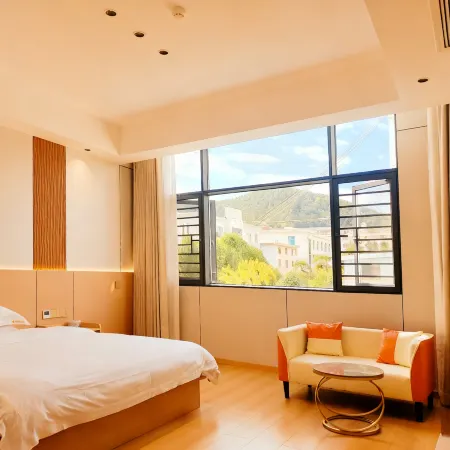 Ludian Junyue Smart Hotel (Cultural Square Zhaotong Third People's Hospital)