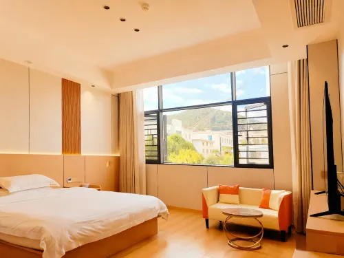 Ludian Junyue Smart Hotel (Cultural Square Zhaotong Third People's Hospital)
