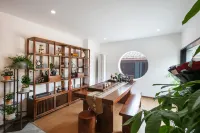Xuanxuan·Lakeside Poetic Homestay (Millennium Ancient Street, Qianhu Lake, Ningbo)