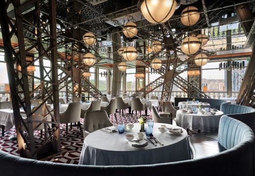 Paiza Lofts at Parisian의 고급스러운 로비