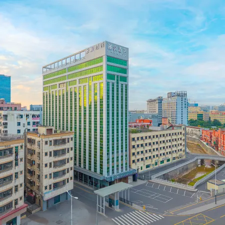 Lavande Hotel (Huawei Gangtou Metro Station) Отели рядом с достопримечательностью «Штаб-квартира компании Huawei»