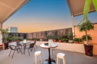 Liuyue Hotel (Liuzhou Wuxing Shangye Buxingjie Dewang Xintiandi)