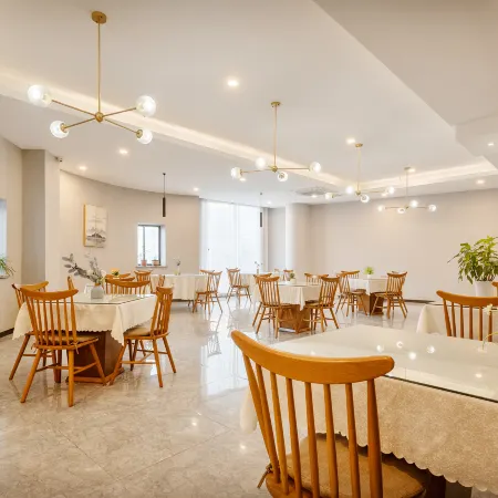 Shengtiandi Residence Hotel (Tongling Jinshan Plaza No. 12 Middle School)