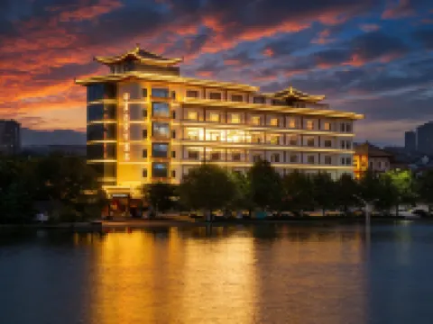 Ramada Encore by Wyndham Linqu Downtown Hotels in Linqu