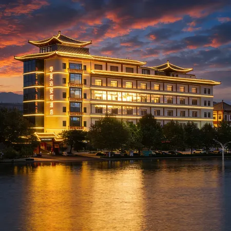 Ramada Encore by Wyndham Linqu Downtown