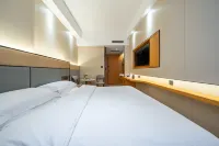 Hejin Jinyuan Light Luxury Hotel