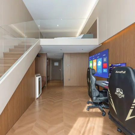 EON · Yi E-Sports Hotel (Yichun Heyue Fortune Center)
