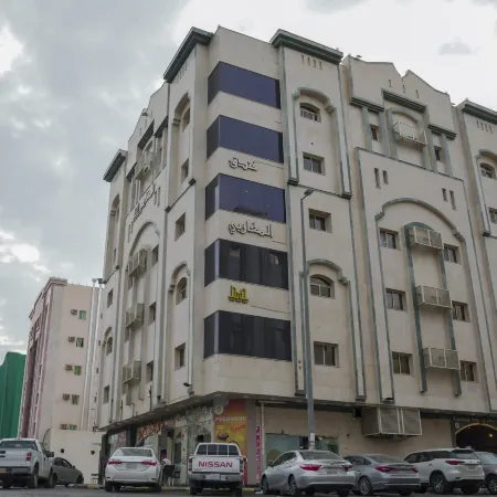 MG Crown Hotel 1 Отели рядом с достопримечательностью «Гора Ухуд»