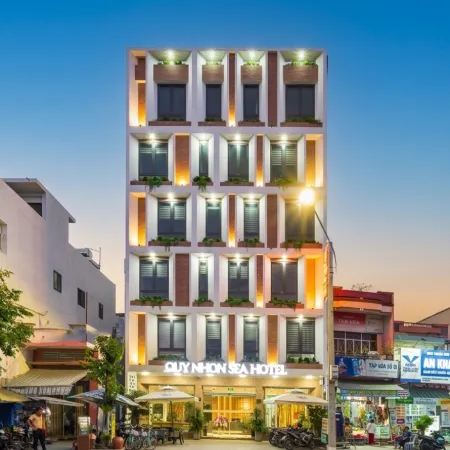 Quy Nhon Sea Hotel Отели рядом с достопримечательностью «Городской пляж»