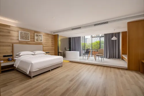 He Su Hotel (Leshan High-speed Railway Station • Shihao Plaza)