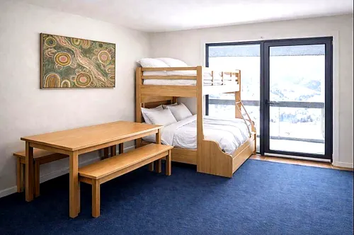 Hotham Ski Out 5 bed Studio21 w/ pool, sauna & spa