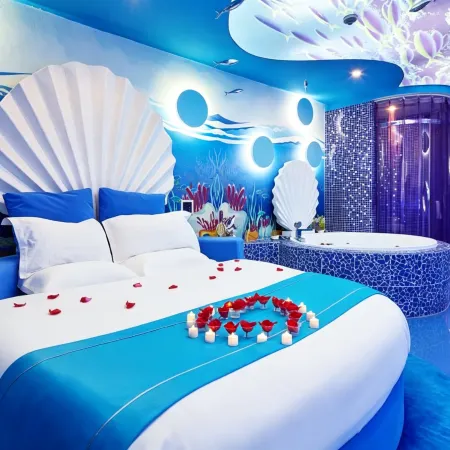Pinai Film Theme Hotel (Beijing International Trade Baiziwan Subway Station)