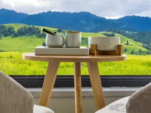 沐山沽月丨純享草原氧吧·観景リゾート美宿（那拉提観光地）