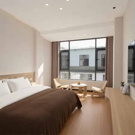 Eryuan Liantie Mingyue Hotel (Sanzhong)