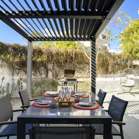 Seclusion, Privacy and 2 bedroom Luxury in Glyfada