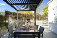 Seclusion, Privacy and 2 bedroom Luxury in Glyfada