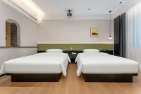 Sanchuan Kairui Hotel - balcony