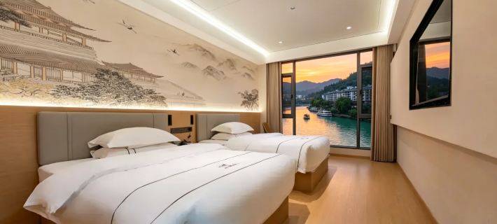 Small Town Hill Homestay Hotels in Xuan'en