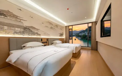 Small Town Hill Homestay - Pet friendly