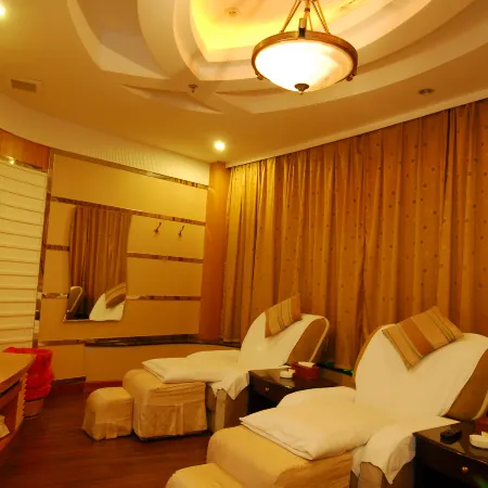 Paragon Hotel