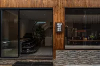 1618 Defu Panorama Hotel (No.1 Wind & Rain Bridge Branch, Xijiang Qianhu Miao Village) - Yolcu Alma/Bırakma Hizmetleri